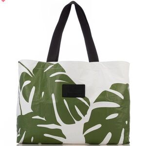 (NWT) ALOHA Collection Monstera Holo Holo Tote Bag